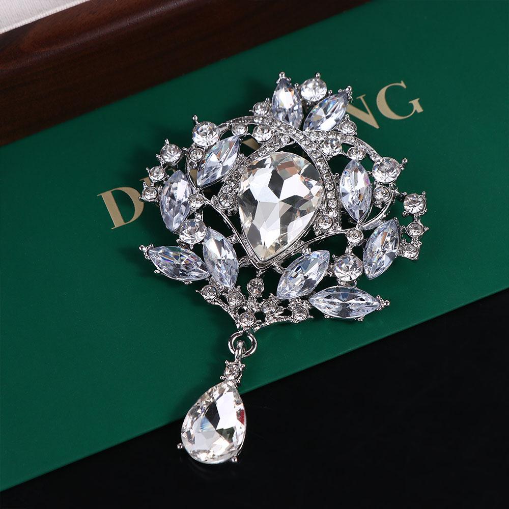 Gifts Rhinestone Zinc Zinc Alloy Crystal Women Brooch Clothing Accessory Korean Style Brooch Fashion Jewelry