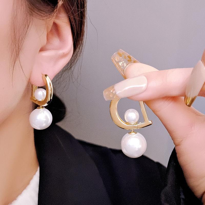 1 Pair Pearl Pendant Drop Earrings For Women Girls Trendy Elegant D-Shaped Geometric Ear Buckle Party Jewelry Gifts