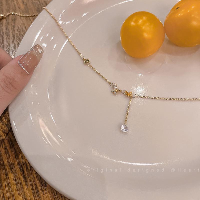 Korean Fashion Zircon Teardrop Necklace - Elegant and Minimalistic Clavicle Jewelry for Women