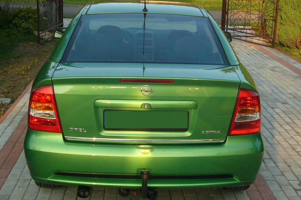 OPEL ASTRA MK IV HB Sedan - CHROME TAILGATE STRIP