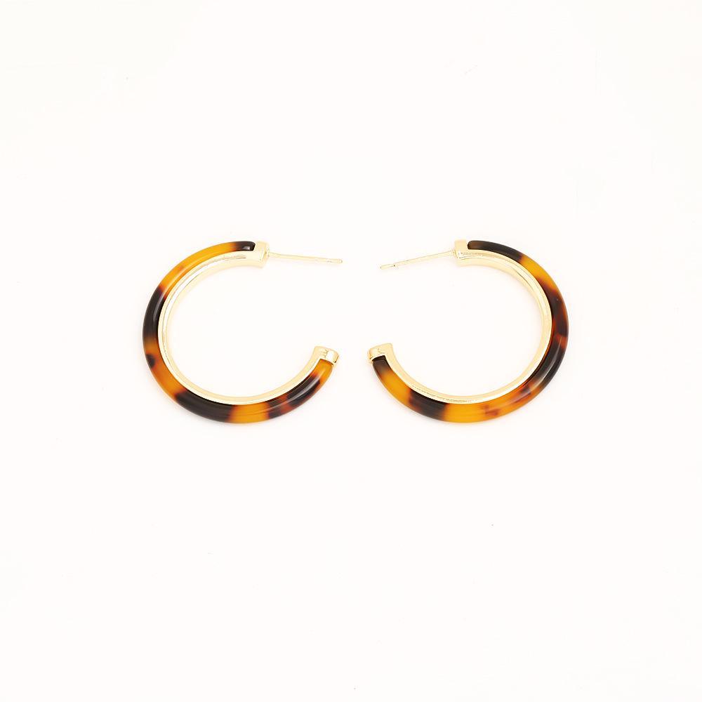 Zhao Lusi Xu Yan Maelard Caramel C-Shaped Minimalist Fashion Earrings
