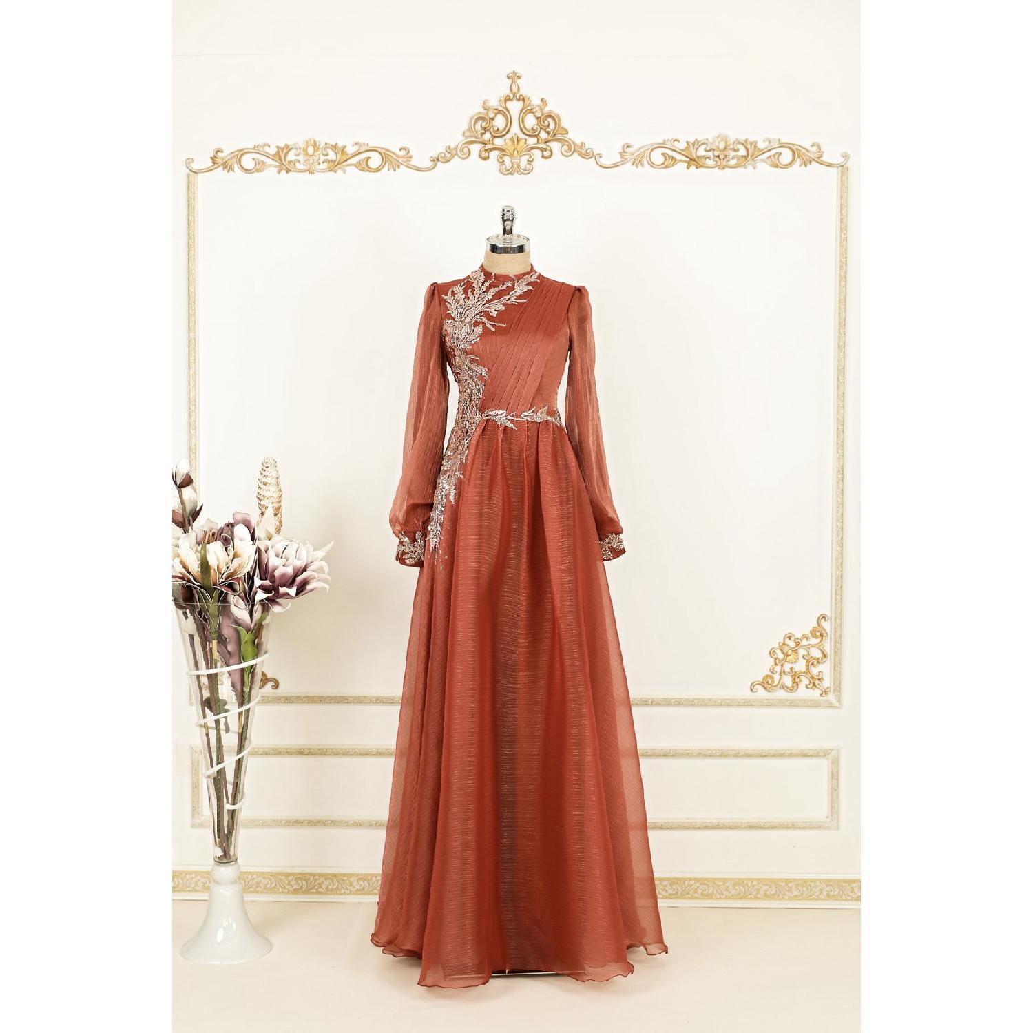 

Вечернее платье Дуру