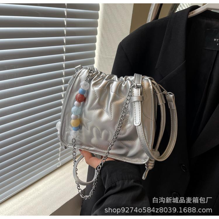 

Foreign gas ins chain cloud bucket bag 2025 new fashion niche design messenger bag commuter shoulder bag серебряный