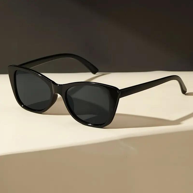 

1Pc Classic Fashionable Black Glasses Cat Eye Frame Glasses Suitable for Parties, Street Photography