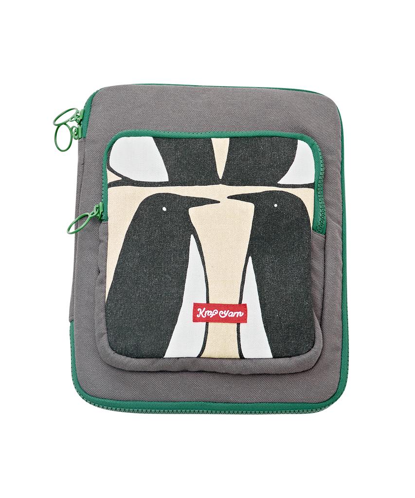 Krafyarn Pad And Laptop Pouch Penguin