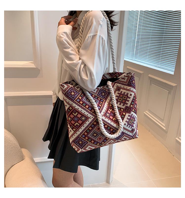 Women's 2024 Large Capacity Ethnic Style Tote: Trendy Single Shoulder Commuting Bag for Students