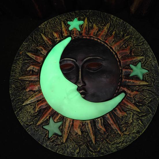 Garden Stepping Stone Glow-in-The-Dark Butterfly Insect Resin Garden Stone Moon Sun Star Stepping Stone for Patio Lawn