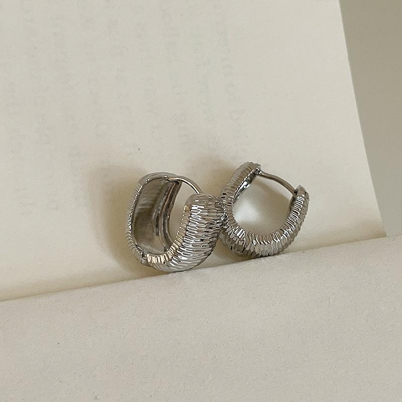 

Текстура U-образная металлическая пряжка для ушей Женская ниша Индивидуальность Мода Темперамент Тренд Коммутирующие Универсальные серьги