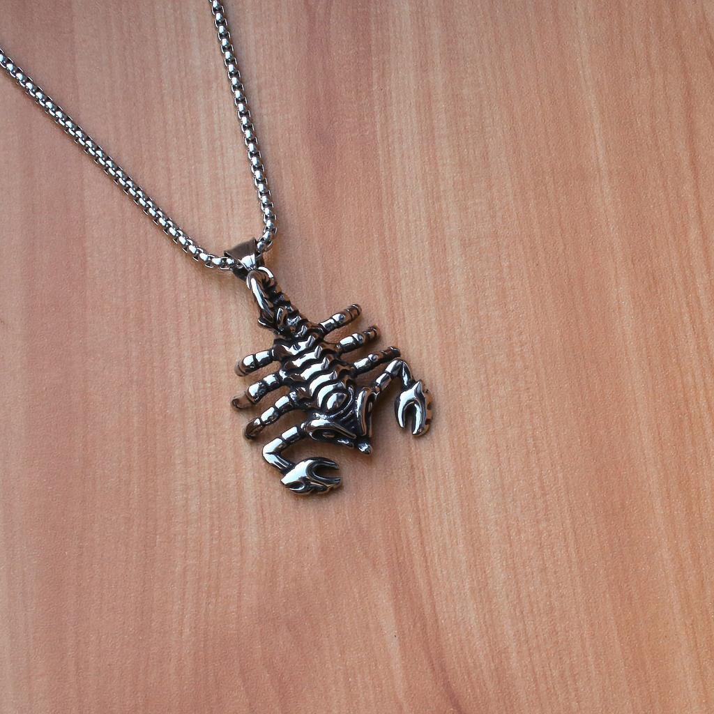 Naszyjnik z zawieszką w stylu vintage, Naszyjnik z zawieszką Skorpiona, Modna i wszechstronna męska zawieszka, Prezent dla mojego chłopaka