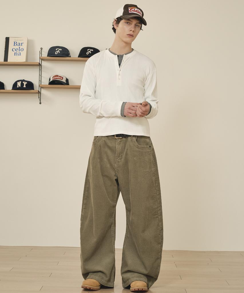 TAKEASY Ribbed Crop Henley Neck (White)
