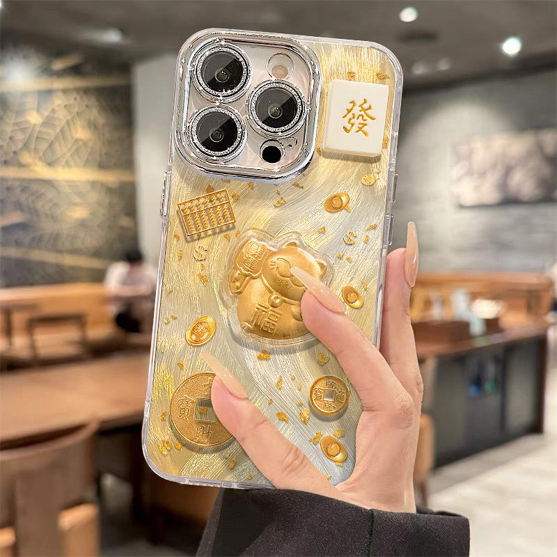 The Gold Foil Maneki Neko Figurine Is Suitable for Apple 16, 15pro, Anti-drop Lens Film 14, and Chinese Style 13/12