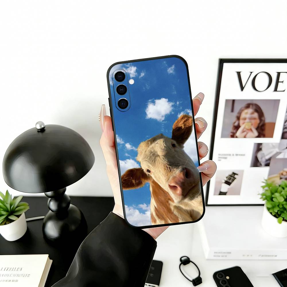 

Cute Cattle Phone Case For Samsung Galaxy A73,A72,A71,A70,A53,A52,A51,Others Soft Black Cover Samsung a32 4g