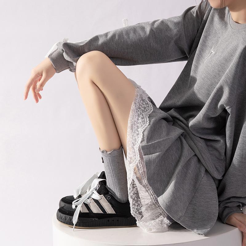 Female Spring and Autumn Sweet College Wind Cloth Label Wood Ear Lace In The Cylinder Pile Socks