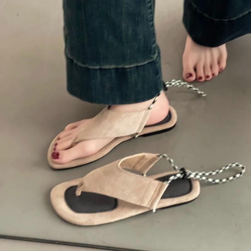 French Retro Niche Design Sense Flat Bottom Pinch Foot Herringbone Cool Slippers Women Wear Summer Fashion New Sandals Women
