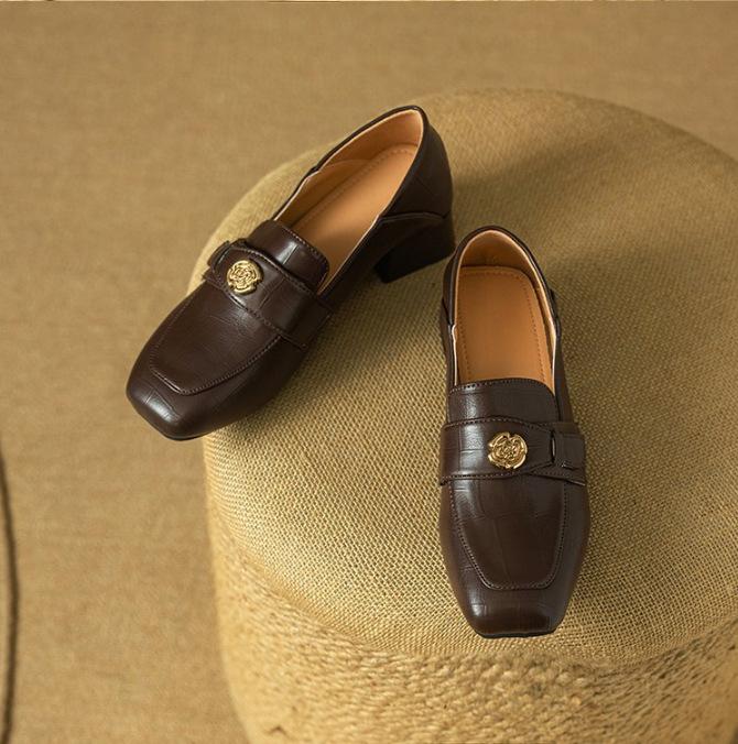 

British style small leather shoes soft leather one-pedal flat-soled loafers women s 2025 new spring and summer camellia versatile single shoes 35 чёрный