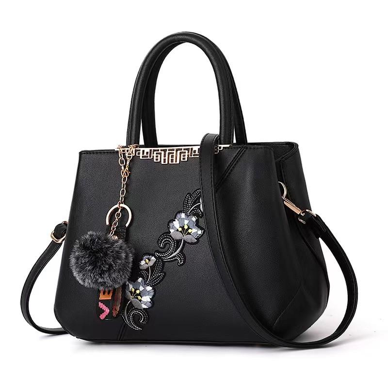 Chic And Elegant Moms Shoulder Bag With Premium Embroidery And Spacious Design чёрный
