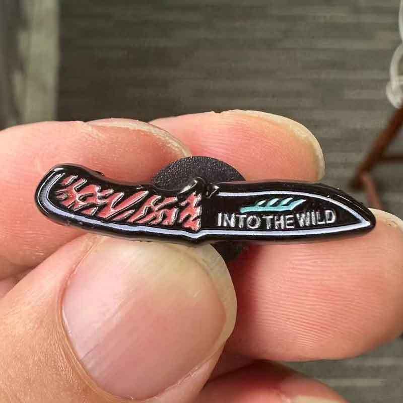 

В Дикую Природу Интересная Маленькая Брошь-Булавка на Воротник в Виде Кинжала Пряжка Дикий Аксессуар Значок