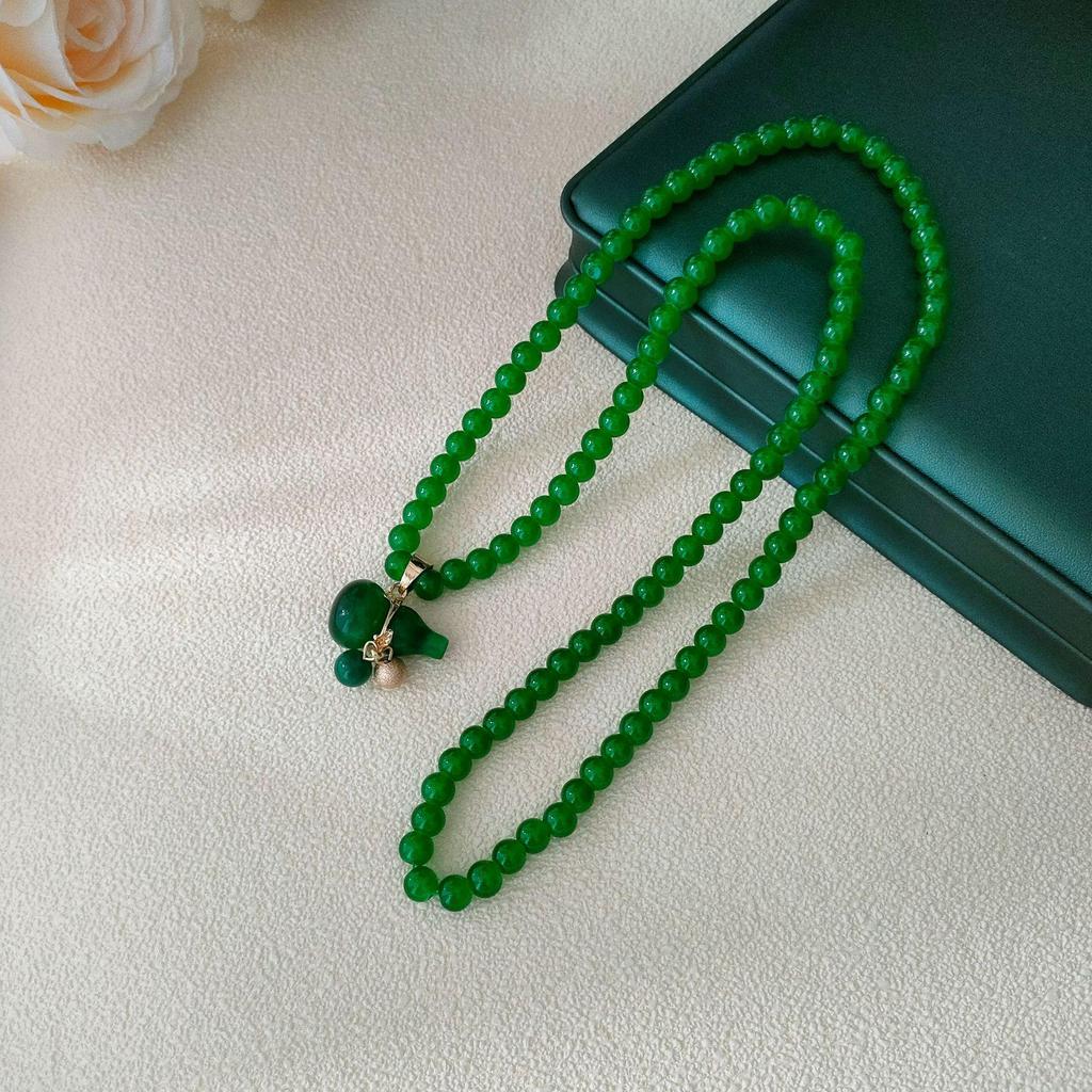 Retro Green Beaded Long Necklace: High-End Chinese Style Fall/Winter Sweater Chain