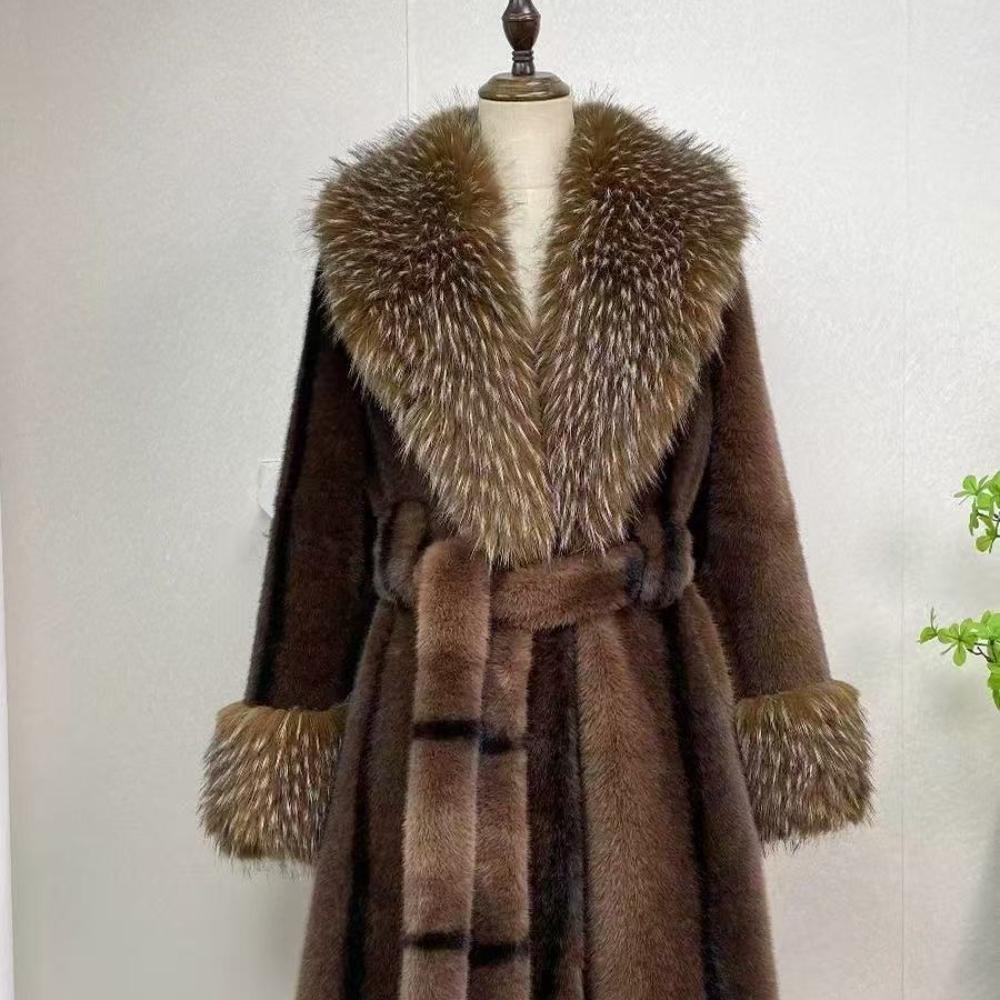 

2025 Золотая норка Зимняя искусственная шуба Новая женская приталенная средней длины Стильная куртка One size fits all