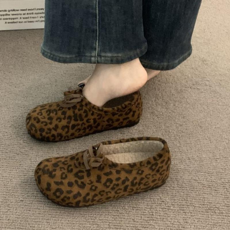 

Модная женская обувь, весенняя новинка, замшевая обувь с круглым носком и глубоким вырезом, с бантом-бабочкой, противоскользящая, износостойкая, на плоской подошве 40