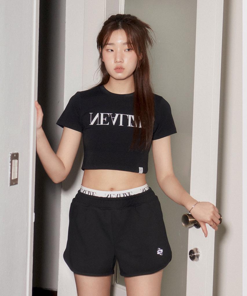 NEALIZE Logo Cropped Short Sleeve T-Shirt Black