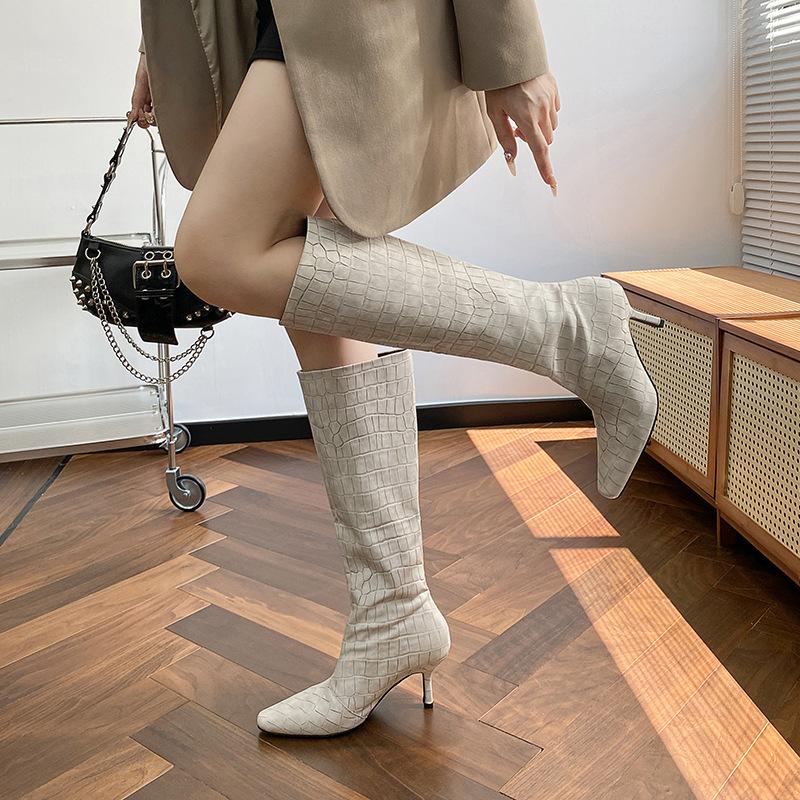 

Новые ботильоны на высоком каблуке с квадратным носком, ботинки «Мона белый рыцарь», с крокодиловым узором, с высоким голенищем, но до колена 40