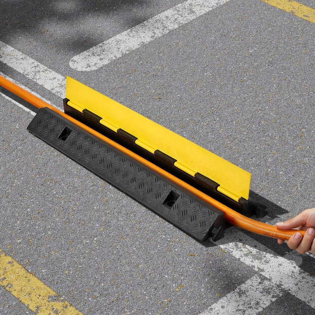 Cable Protector Ramp, 9,979 Kg/axle Capacity, 1 Channel Heavy Duty Rubber Cord Hose Wire Cover, 70 X 50 Mm Channel, Traffic Speed Bump with Flip-Open
