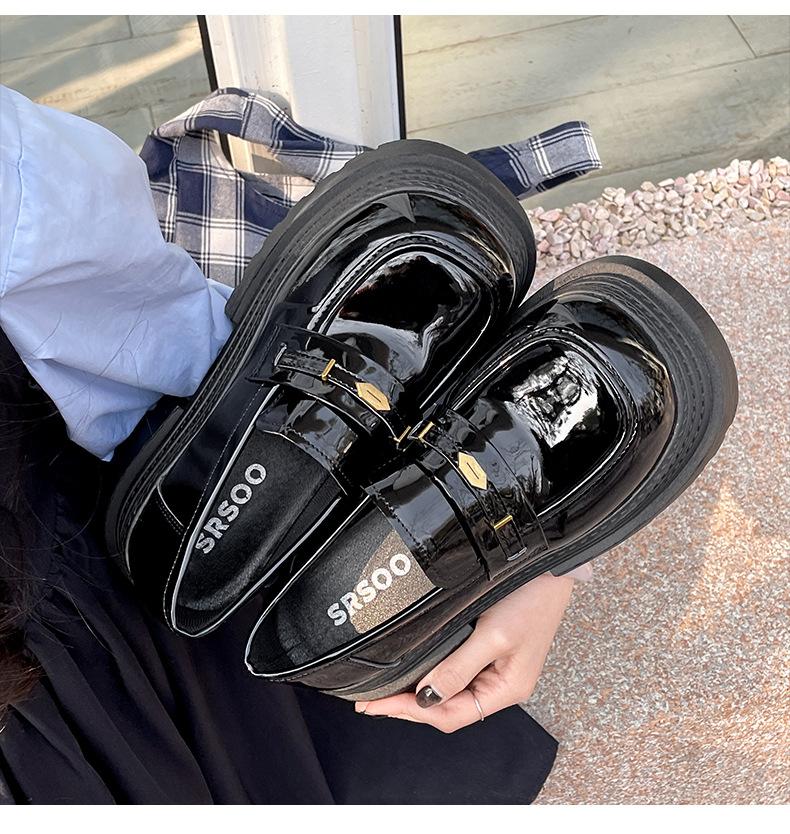 

Модный темперамент, черные туфли-лоферы на платформе в британском стиле из маленькой кожи для женщин на новый сезон весна-осень 2025, универсальные лоферы на одной педали 39