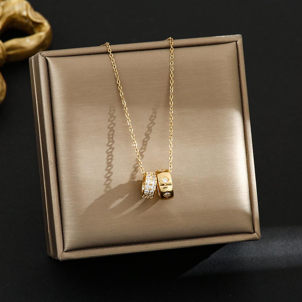 Elegant Korean Micro-Inlaid Titanium Necklace - Luxurious Women's Clavicle Chain, Non-Fading, Unique Minority Design.