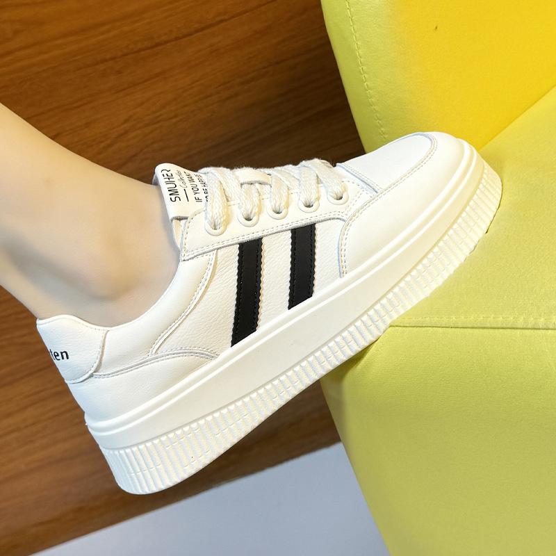 2025 New Thick-soled Muffin Little White Shoes Women's Autumn Explosion Casual Breathable Sports Shoes Student Versatile Board Shoes