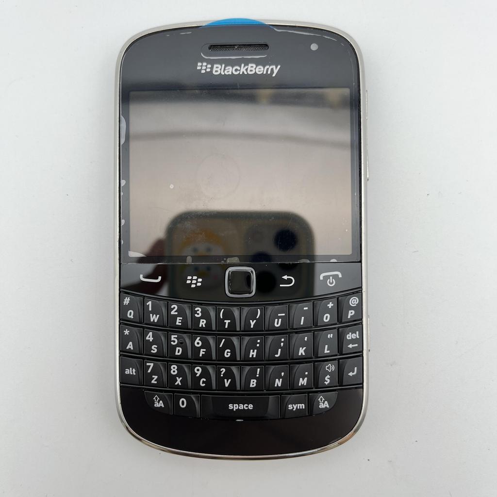 95% New Refurbished BlackBerry Bold Touch 9900 3G NETWORK 768 RAM 8GB ROM Mobile Phone