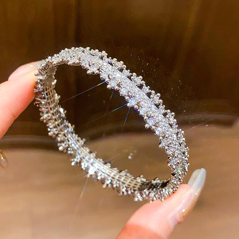 

Gold-Plated Zirconia Lace Cutout Bangle | Vintage Style Luxury Bracelet