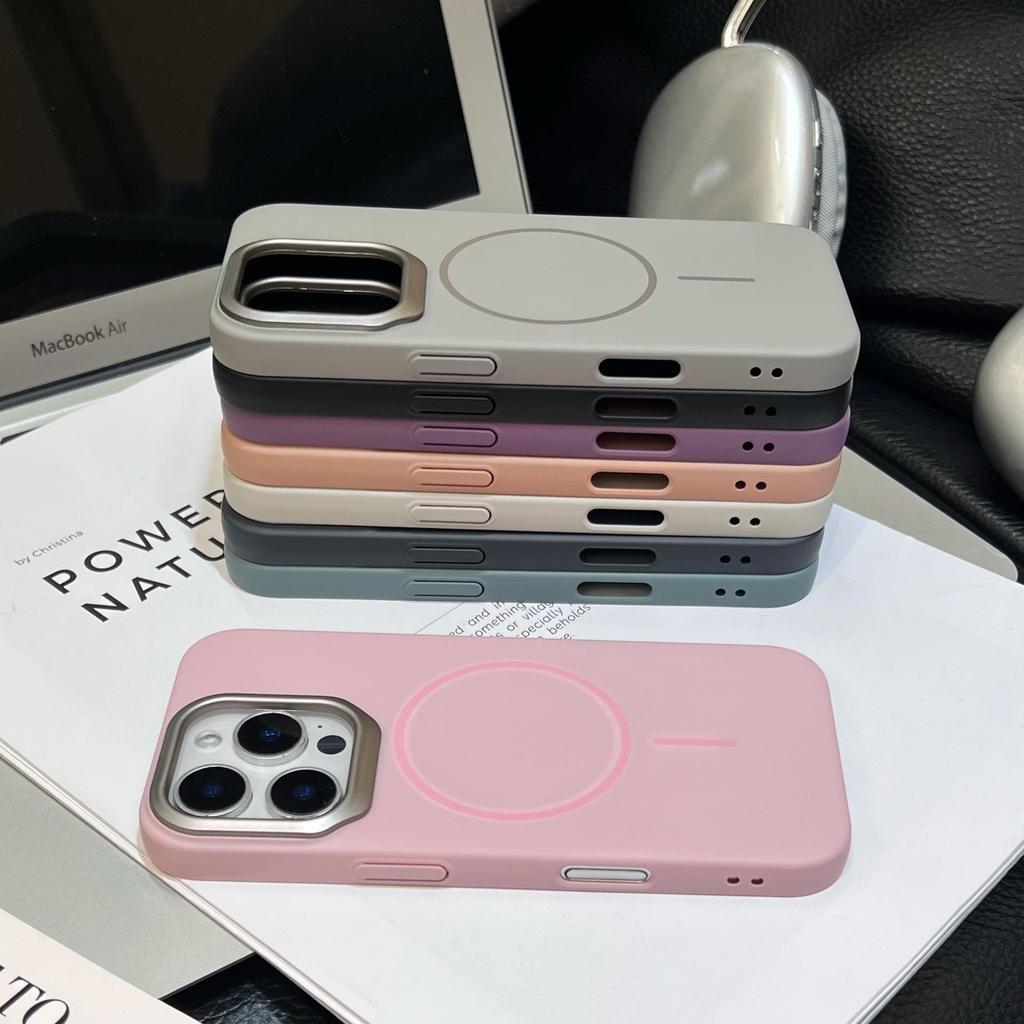 PC Skin Feel Magnetic Case for iPhone 17 Pro Max with Apple Blade Camera 15/14 Support
