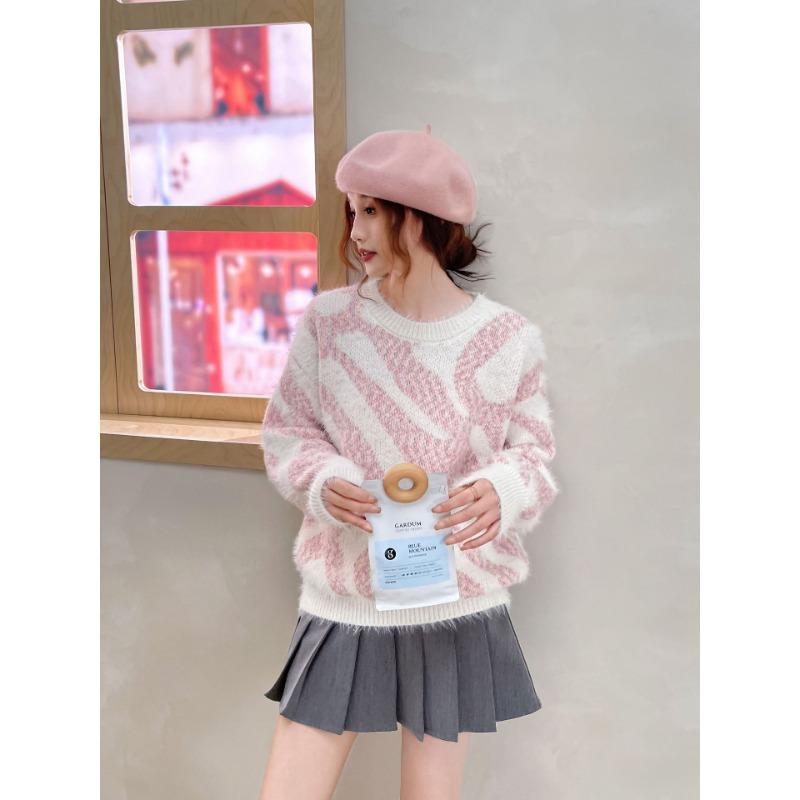 

Осень и зима новый мягкий ветер норка бархат зебра узор свитер женский свободный ленивый ветер вязаный свитер мягкий восковой внутренний топ женский one size fits all