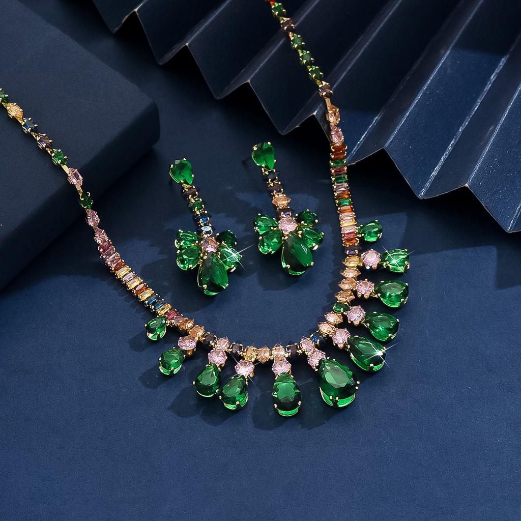 3-teiliges Damenmode Zirkon Grün Wassertropfen Halskette Ohrringe und Zirkon Set, Geeignet für Hochzeit, Party und Festivalgeschenke