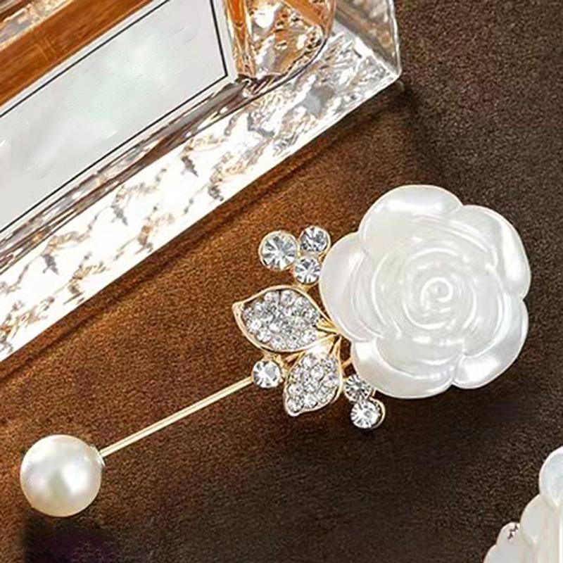 Imitace perly, brož Kamélie květina pro ženy Bílá květina Kytice z okvětních lístků Dlouhá jehla Košilový límec Lapel Pin Dárek