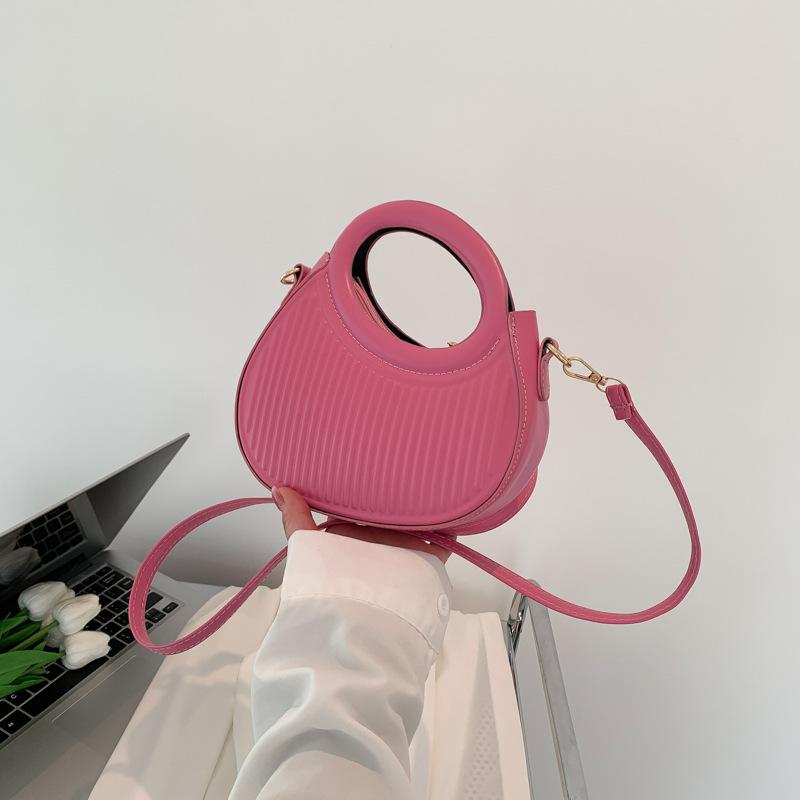 2025 New Spring Portable Shoulder Women's Bag Pleated Personalized Casual Messenger Bag Solid Color Design Bag Women
