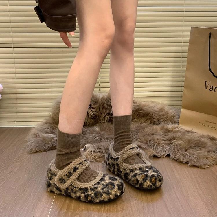 Inner Heightening Woolen Velcro Mary Jane Shoes Women's Winter New Retro Plush Shallow Beanie Shoes