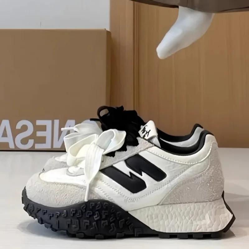 

Модная новая женская обувь на вулканизированной подошве со шнуровкой спереди 2025 из натуральной кожи, увеличивающая рост, легкая, бестселлер, удобная повседневная обувь 34 чёрный