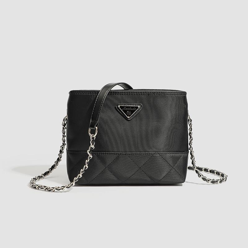 

This year s popular small bag women s 2025 spring new trend fashion foreign style portable messenger bag casual shoulder bag