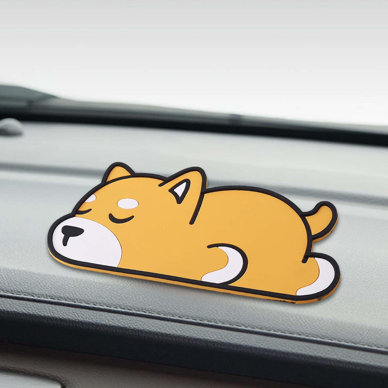 

Мультяшный коврик для приборной панели автомобиля, противоскользящий, многоразовый, устойчивый к разрывам, автомобильные аксессуары для украшений Yellow Dog