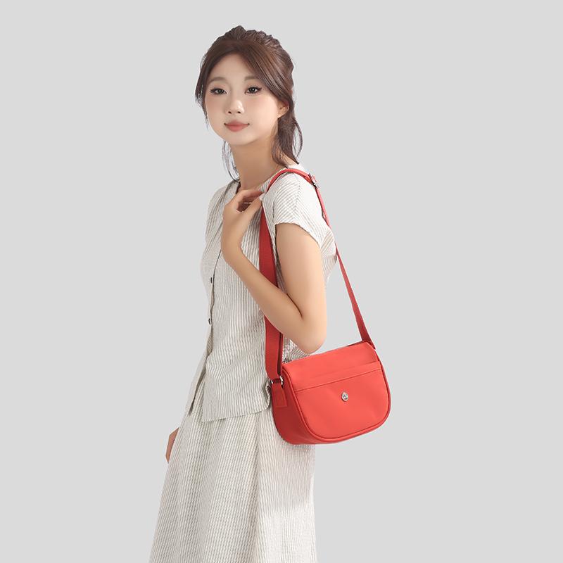 Lichtgewicht effen kleur nylon crossbody tas damestas schoudertas voor moeder