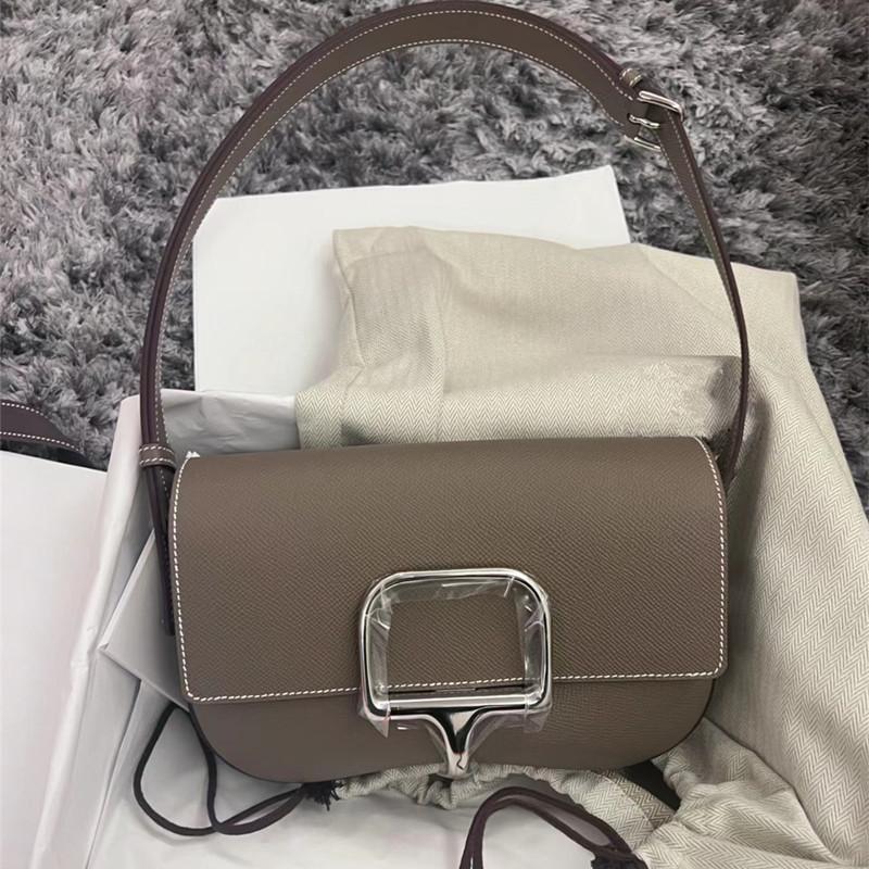 

High-quality, Niche Baguette Bag with Palm Print Buttocks, Exuding A Sense of Sophistication, Single-shoulder Bag Under The Armpits for Commuting