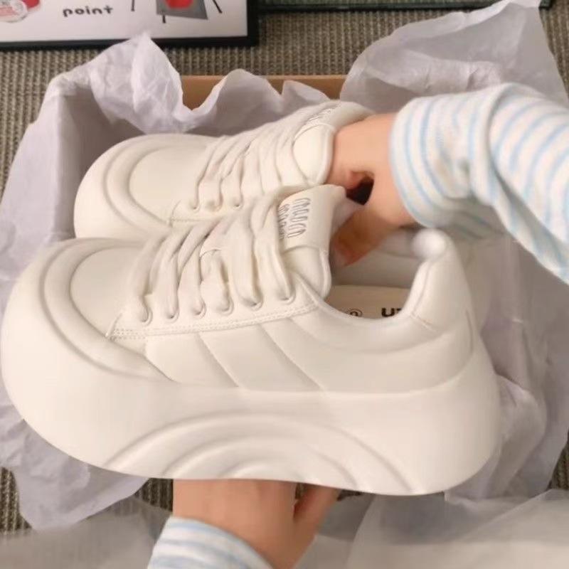 Fashion Thick Soled Sponge Cake Height Increasing Sports Big Toe Shoes 2025 Spring and Autumn New Popular Casual Board Shoes