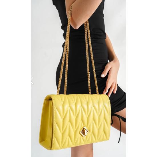 Prošívaná dámská taška přes rameno Capone Leeds s řetízkovým popruhem