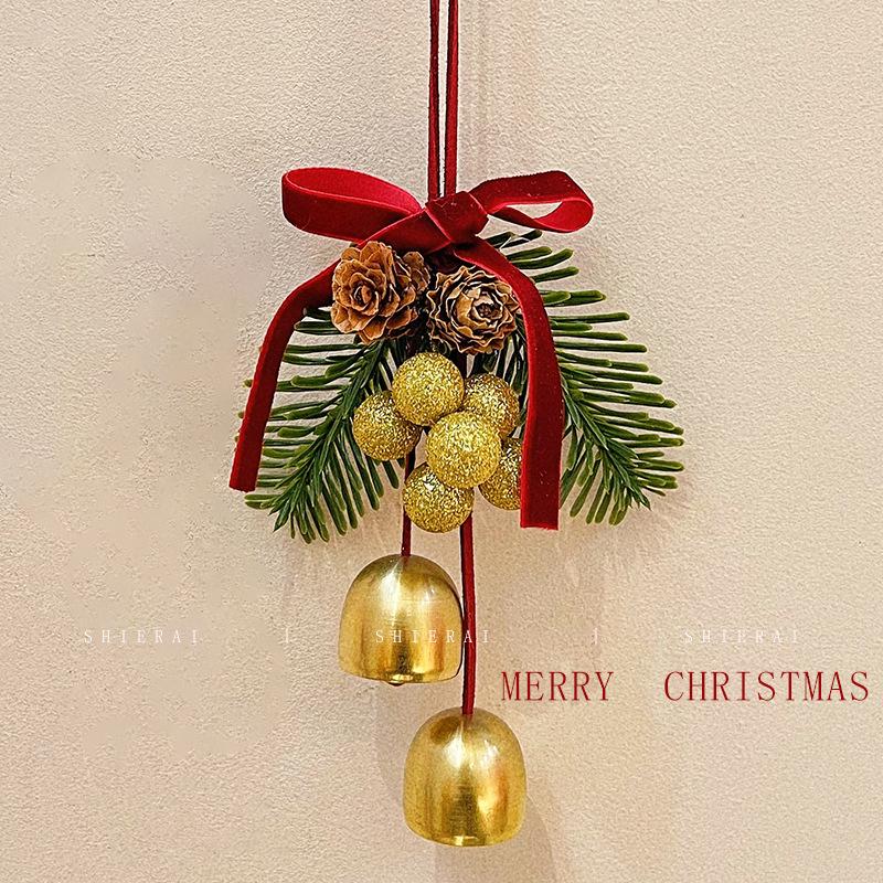 Imitation Noble Mini Christmas Wreath Car Ornament: Festive Window Display Pendant