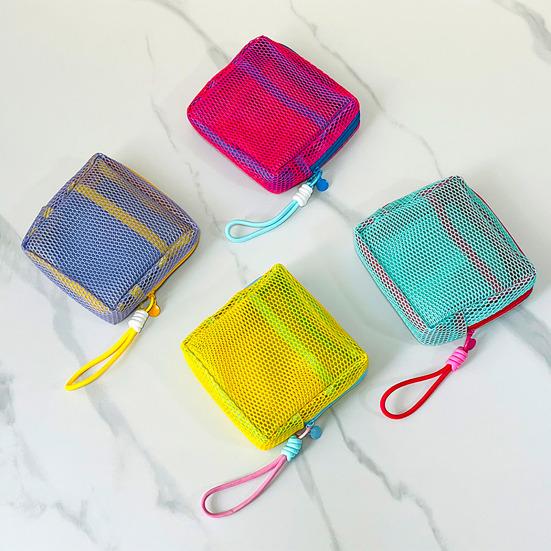 Small Mesh Toiletry Bag Portable Cosmetic Organizer Pouch Travel Makeup Bag for Women Lipsticks Brushes Keys Coins Storage