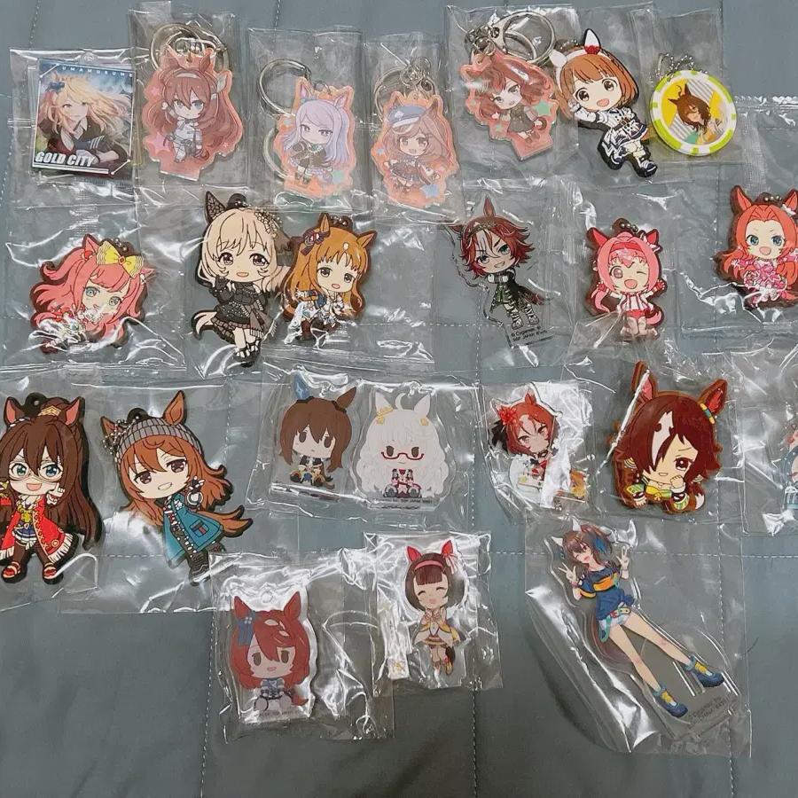 

Официальные товары Uma Musume: акриловые брелоки Manju, вафельные карточки Koroto и т. д.