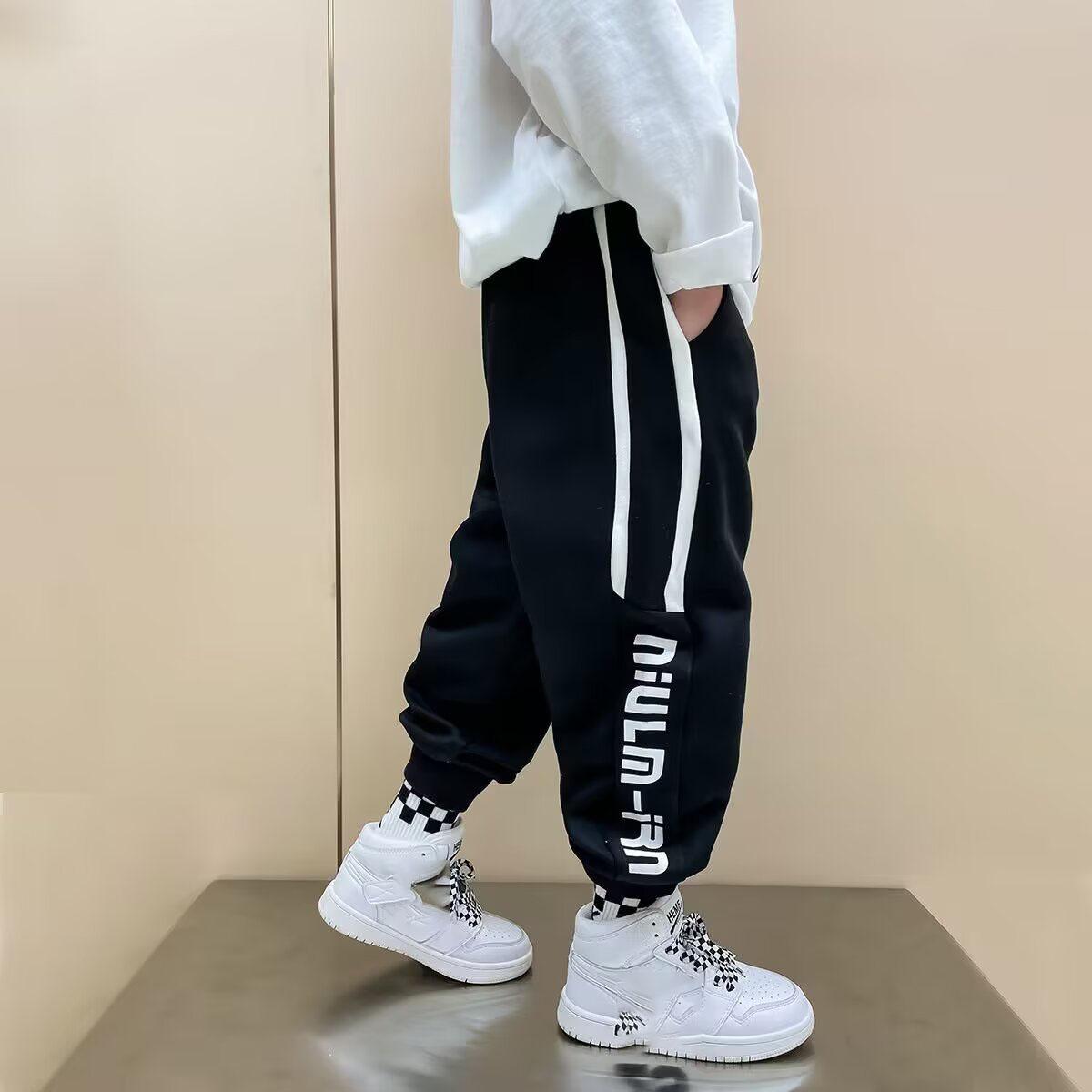 

Одежда для мальчиков, летние хлопковые спортивные брюки для мальчиков, детские спортивные штаны, повседневные брюки с цветными блоками, модная детская одежда, новинка 2024 года 110 чёрный