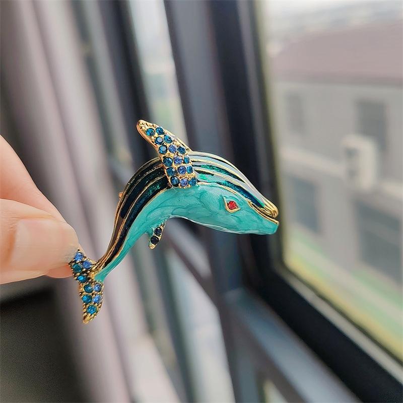 Nieuwe Europese en Amerikaanse Mode Broche Ingelegd met Druipende Olie Emaille Walvis Dolfijn Broche Kraagspeld